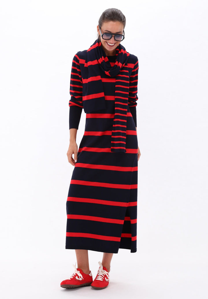 You're My Lobster — Gebreide maxi jurk met strepen & sjaal — campagnebeeld NAVY
