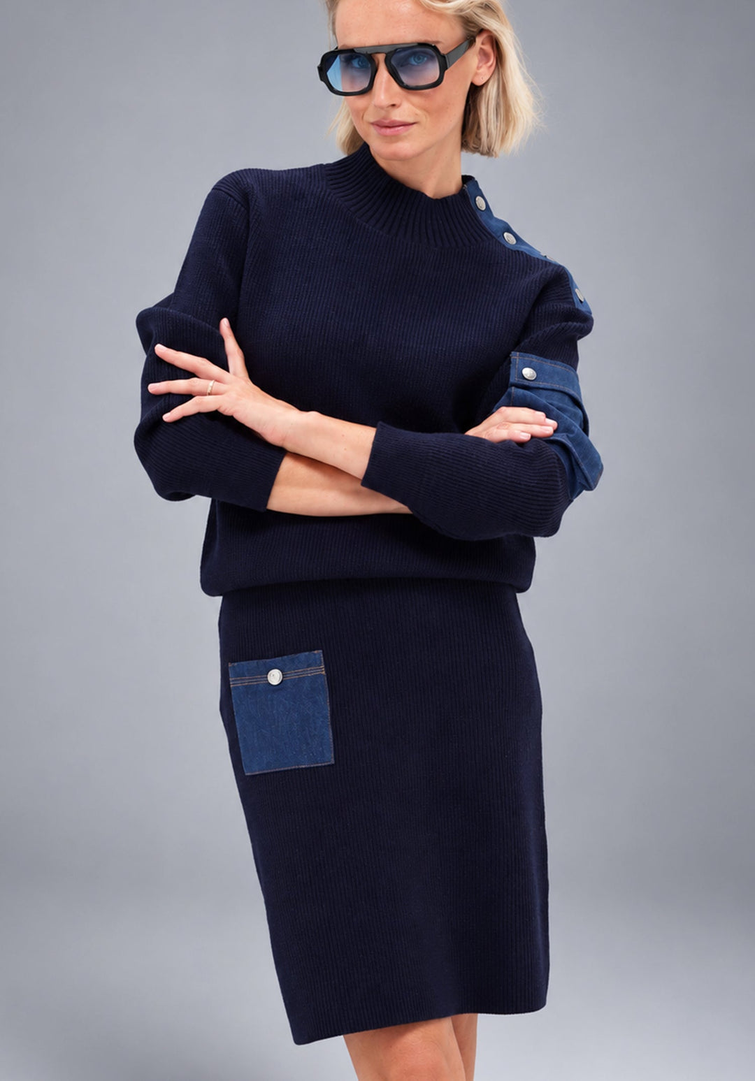 You're My Lobster — Gebreide rok met jeanszakje — campagnebeeld NAVY
