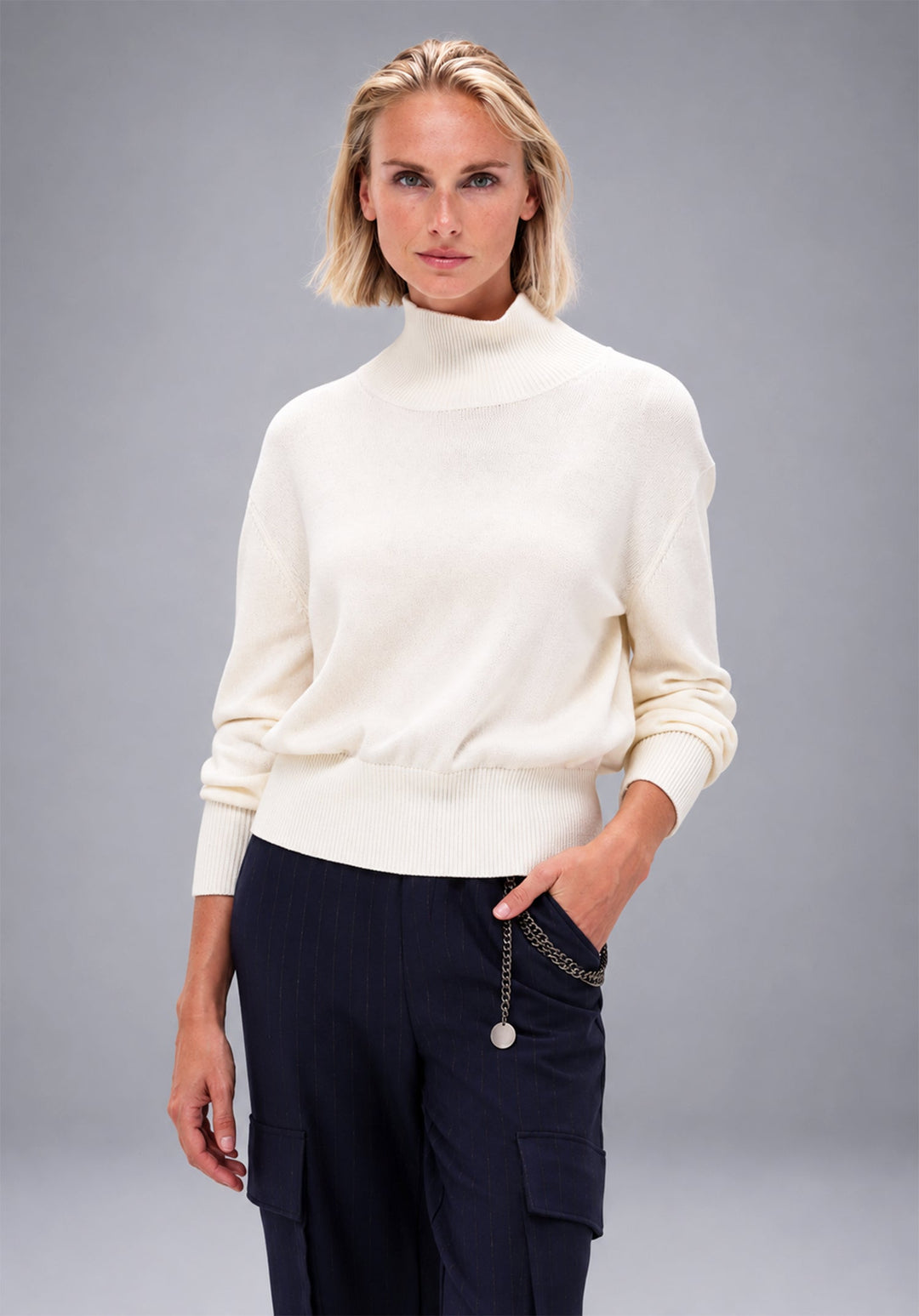 You're My Lobster — Pullover met rolkraag — campagnebeeld ECRU