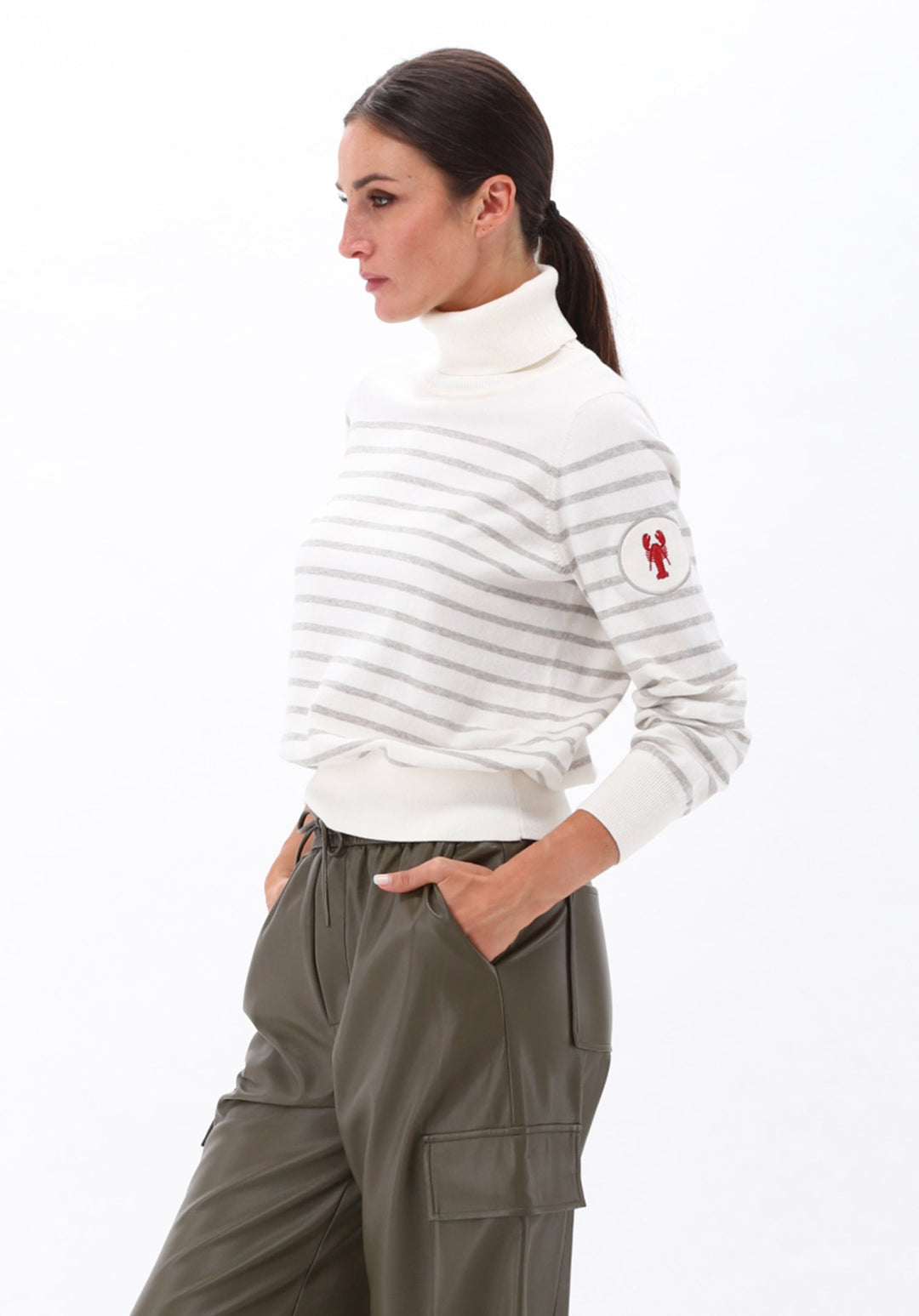 You're My Lobster — Pullover rolkraag met strepen — campagnebeeld ECRU