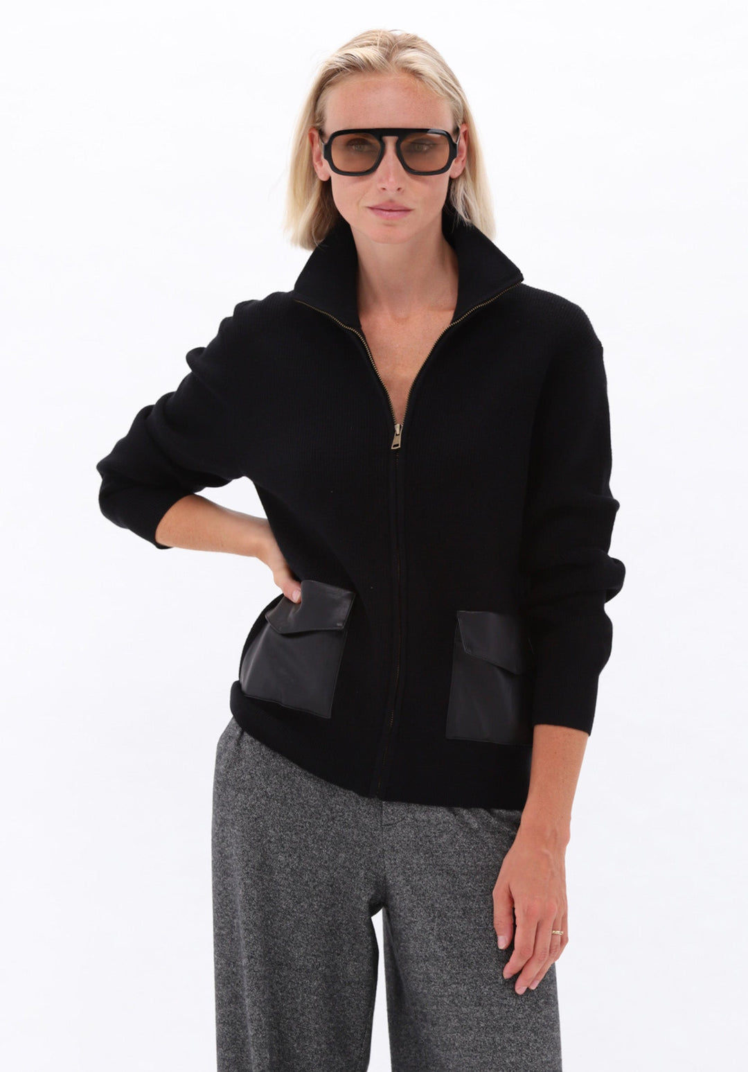 You're My Lobster — Vest met rits & zakjes in lederlook — campagnebeeld BLACK141