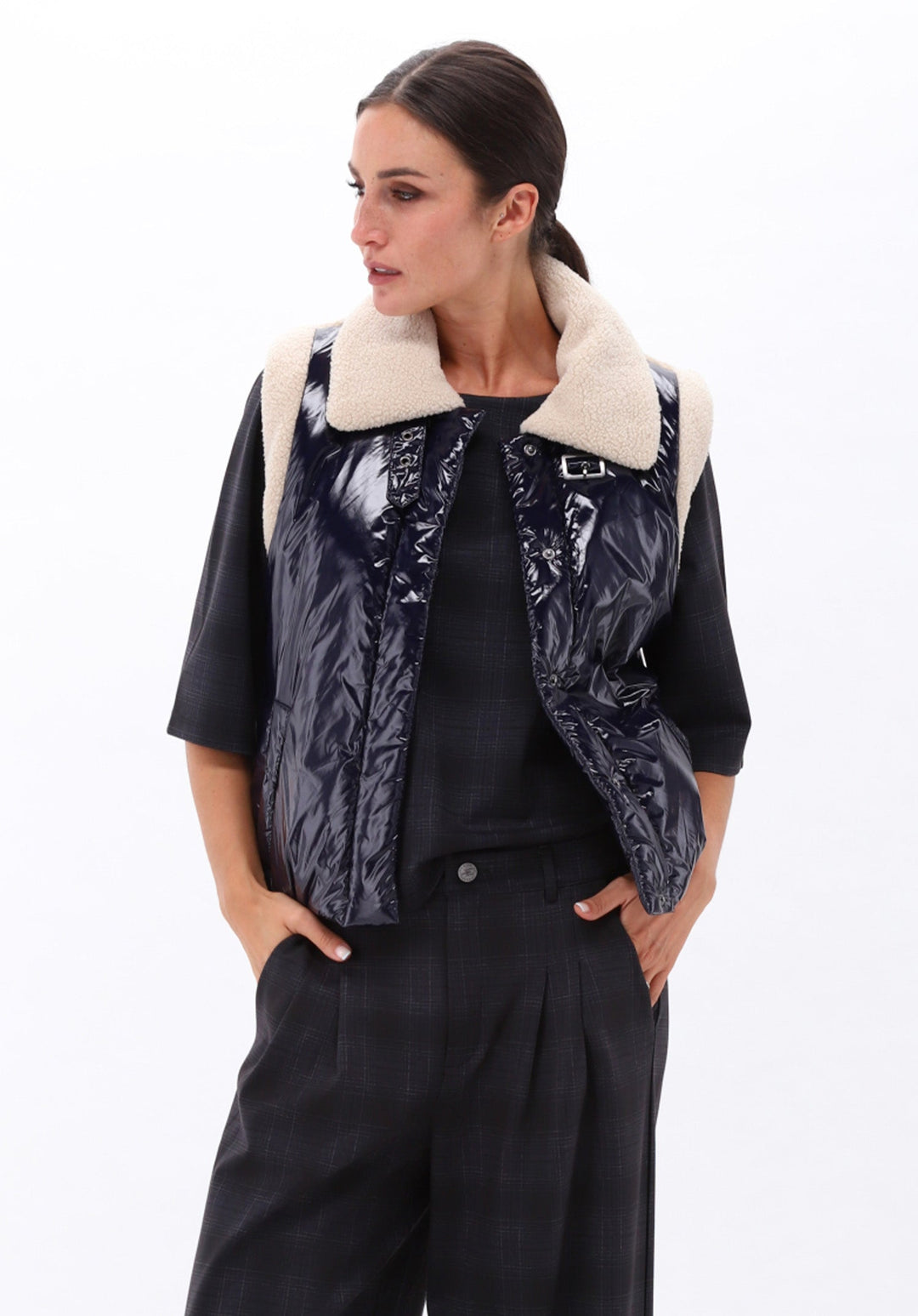 You're My Lobster — Bodywarmer met shearling look — campagnebeeld NAVY