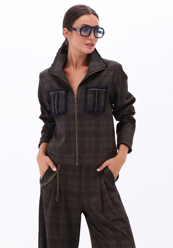 You're My Lobster — Bont gilet met zakjes — campagnebeeld TAUPE