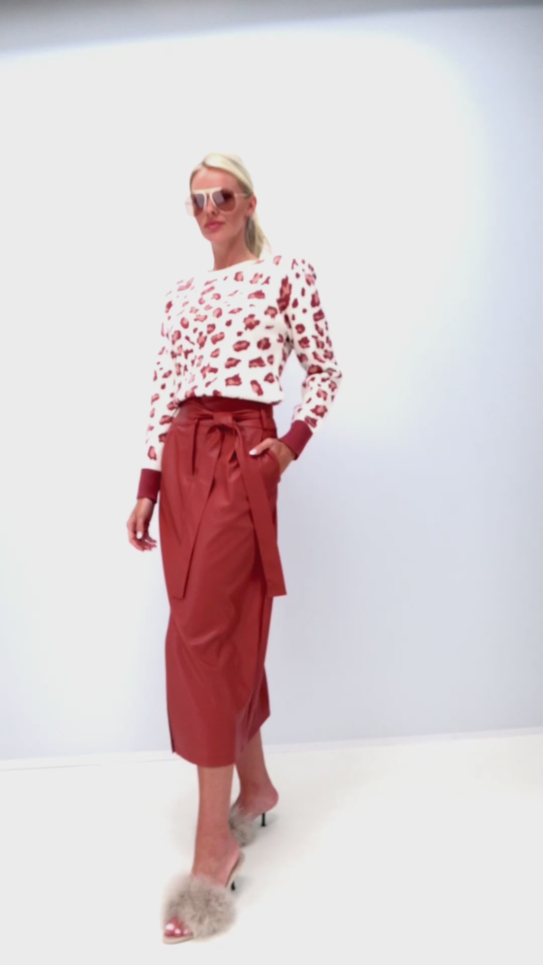 K-design - Robe en cuir vegan avec croûte de cuir (X602)