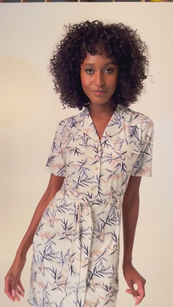 K-Design - Mini dress met bladerprint, zakjes en riem (W381)