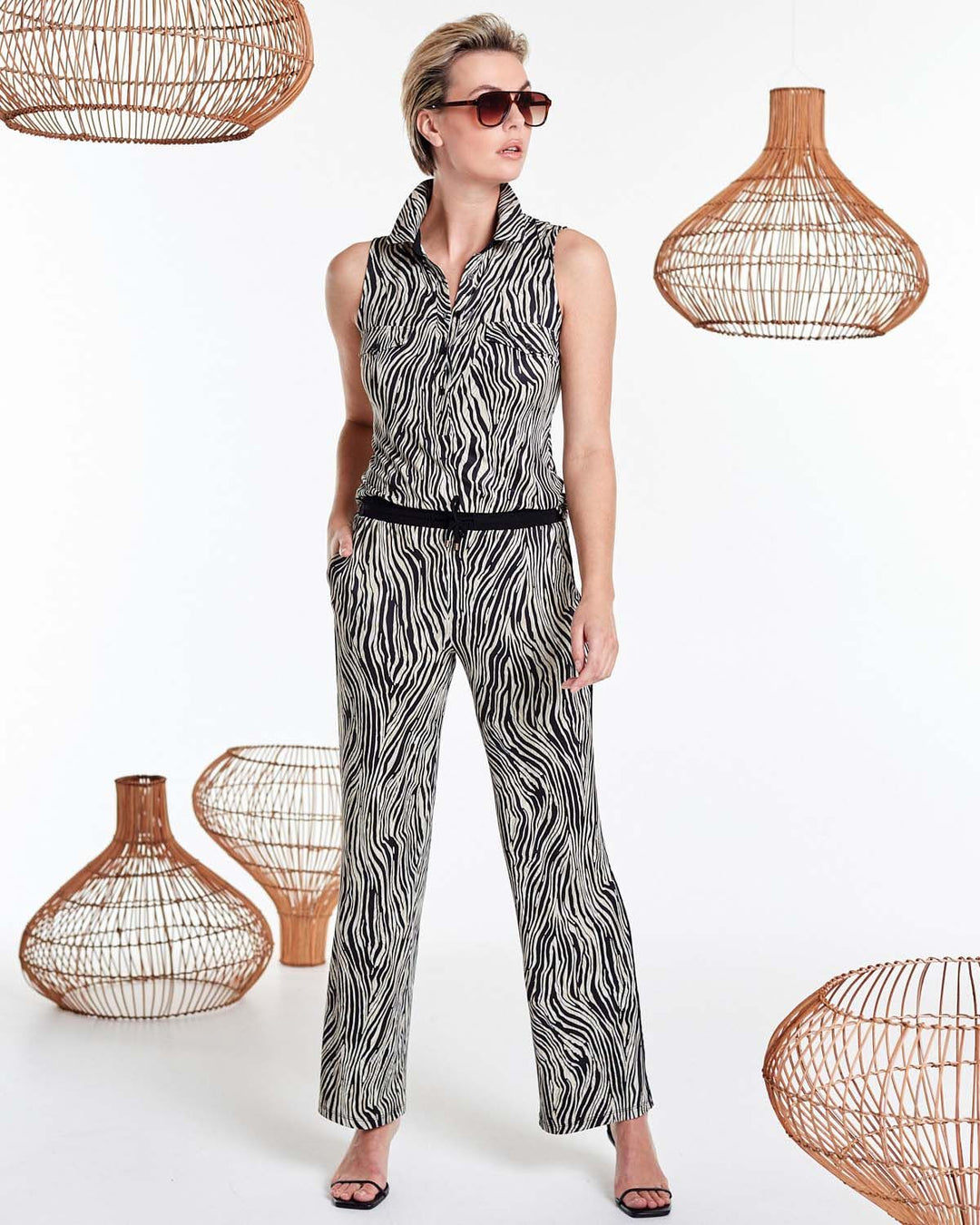 K-Design K-Design - Topje zonder mouwen met safariprint, zakjes en knoopjes (U203) - What Els!